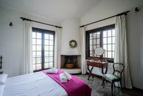 Sonia Rustic Mansion - 5bd 30 Sec Walk To Beach - Image 3