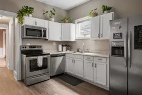 Downtown Portland ME! 4 Beds & Free Parking! - Image 4