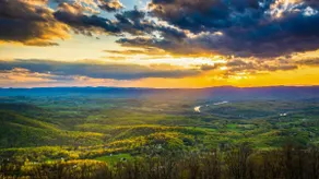 *Riverfront* + firepits! Reel Simple Shenandoah - Image 4