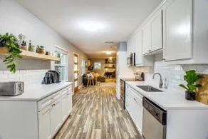 Fort Worth Home | Gated Yard & Covered Parking - Image 2