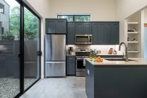 Mid-Century Modern in East Downtown - Image 4