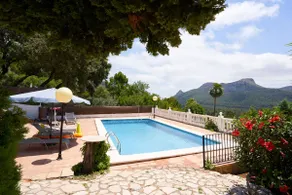 Villa Zuleika: Tranquil Haven, Mountain Views - Image 2