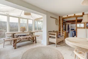 Idyllic Historic Cottage Henfield - Image 2