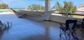 Spacious apartment with a pool in front of Playa Miramar - Image 3