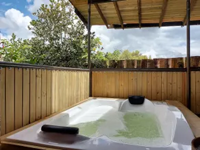 Cabin in the mountains with hot tub, near Arví - Image 4