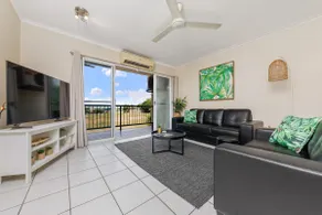 Charming CBD Apt 3bd 2bth - walk to Waterfront - Image 2