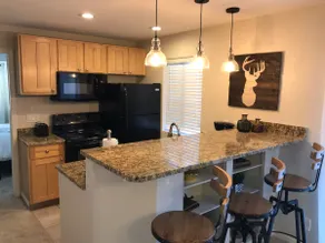 Great One Bedroom-Free Parking-Convenient Location - Image 2
