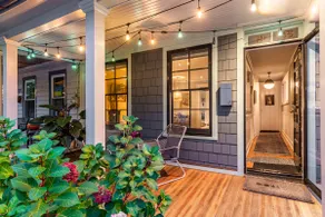 Charming Vintage House, Great Location w/Parking - Image 5