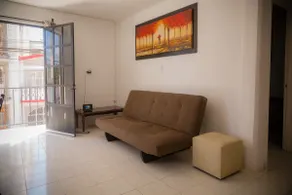 Centrally-located, Modern and Fully-equipped Apartment 2. - Image 5