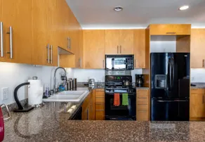 Modern Loft, Clean, Quiet, WiFi, Cable, Parking - Image 4