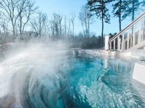 Poconos Lodge | Sleeps 12, Hot Tub, Theater, Game - Image 2