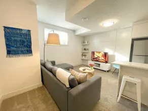 Modern & Spacious 1B - Close to UofC & Hospitals - Image 3