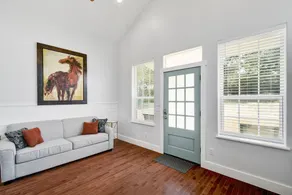 \"Susie\" Hillside Farmhouse Bungalow on 30 Acres. Views! Dripping Springs TX - Image 5