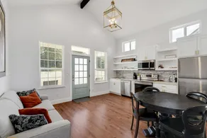 \"Susie\" Hillside Farmhouse Bungalow on 30 Acres. Views! Dripping Springs TX - Image 2