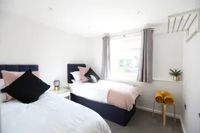 Stylish Cambridge City Pad - Image 5
