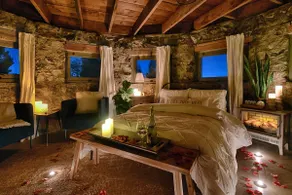 Anna's Historic Stone Cottage w/panoramic View! - Image 3