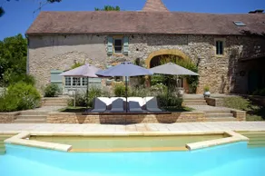 Stone barn with a swimming pool and lake. - Image 5