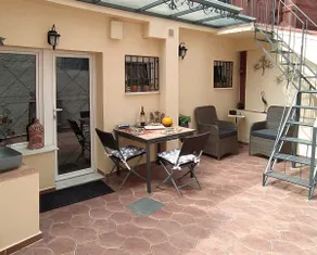 Orfeas Home: 74sqm detached house, parking & courtyard - Image 5