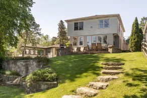 Charming Waterfront Lakehouse in der Nähe von Chicago w Pontoon Boat. 12 Schlafplätze Yoga auch! - Image 4