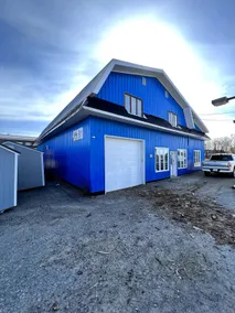Elk Lake 7 Bedrooms, 10 beds (2 king), waterfront - Image 3