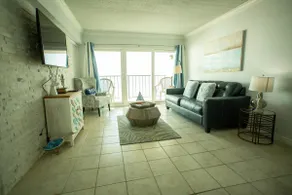 Pent House 2 bedroom Condo; Gorgeous Ocean Views! - Image 4