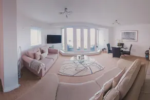 Sea Front Apartment With Panoramic Sea Views - Image 3