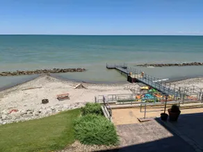 Lakefront Condo, Balcony, Pool, Beach, Wineries - Image 2