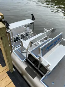 6 bd Pontoon & jet ski rental, hot tub, family fun - Image 3