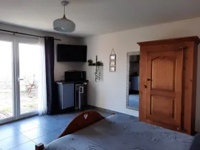 Comfortable and independent studio, private terrace - Image 3