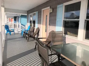 Sleeps 25. 6 Bdr/4ba/2 kitchens Large Beach Home - Image 4