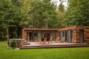 Cosy house with hot tub, sauna & big private yard - Image 2