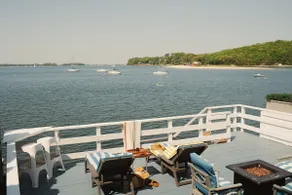 The Harbor House: Beachfront Home 1 hour from NYC - Image 2