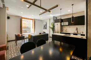 Apartment with balcony, just steps from the Zócalo - Image 2