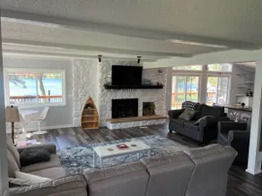 Lakefront Getaway on Lake Camelot - Image 5