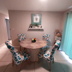 Naples North Tropical Bungalow - Image 5