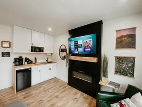 Modern Studio in the Heart of Grants Pass - Image 5