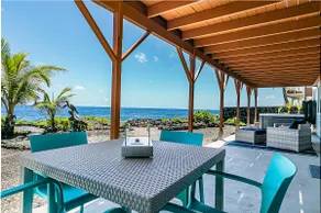 Paradise Breeze Retreat- Oceanfront Hot Tub & A/C! - Image 4
