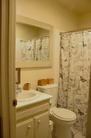 Entire Apartment near SoFi with parking - Image 5