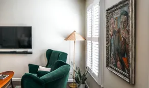 Serene & Cozy Carriage House w Parking by Forsyth - Image 4