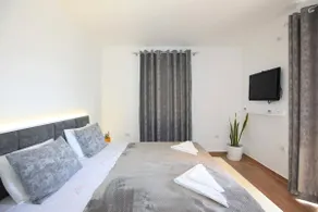Luxury Spacious Apartment near Saranda Center - Image 2