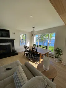 Waterfront 4 bedroom house with hot tub - Image 5
