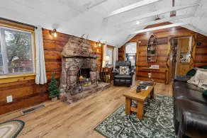 *1930’s Moonridge Chalet in Prime Location/HTUB* - Image 2