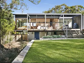 Architect-designed, light-filled, huge garden - Image 2