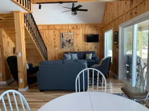 The Lake House on H33 - Image 3