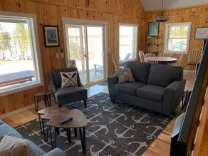 The Lake House on H33 - Image 2