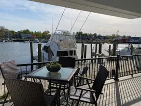 Beautiful Updated Condo Waterfront, Pool, Sunsets - Image 4