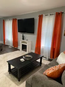 Inviting 3 bedroom home with all the amenities. - Image 2