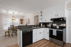 Salisbury Cottage - Image 2