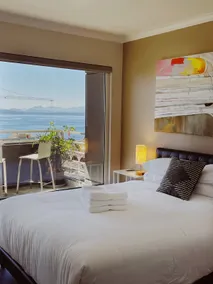 Breathtaking views within steps of Pike Place - Image 2