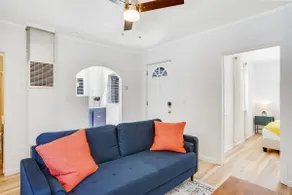 ⭐️STEPS FROM THE TRAIN DEPOT⭐️ 1 BD GUEST HOUSE - Image 4